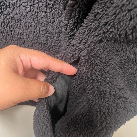 Basic Edition black Fleece Vest - Picture 6 of 6